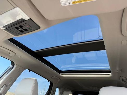 Certified 2023 Nissan Rogue SL w/ SL Premium Package image 17