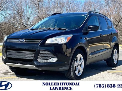 Used 2016 Ford Escape SE w/ Equipment Group 201A image 1