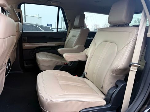 Used 2024 Ford Expedition Limited image 12