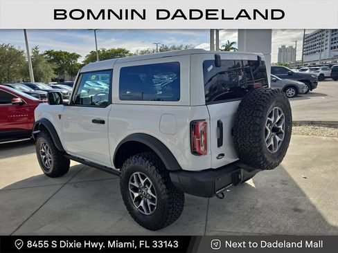 Used 2025 Ford Bronco Badlands image 3
