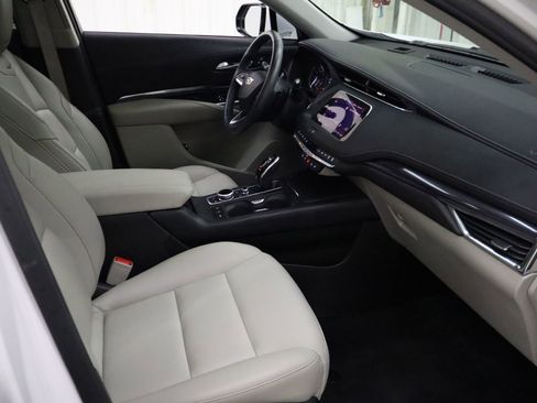 Used 2023 Cadillac XT4 Luxury w/ Cold Weather Package image 33