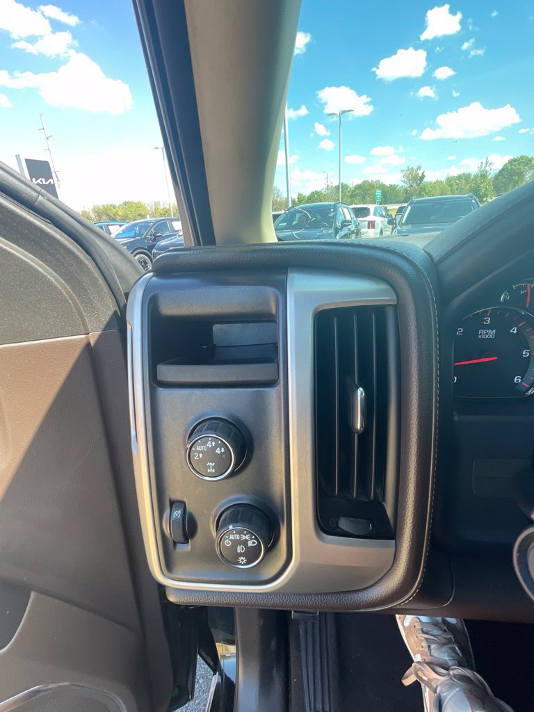 Used 2015 GMC Sierra 1500 SLT w/ Suspension Package, Off-Road AWD/4WD image 16