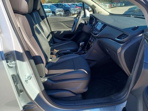 Used 2022 Buick Encore Preferred image 16