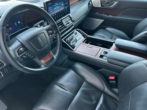Certified 2024 Lincoln Navigator Reserve AWD/4WD image 12
