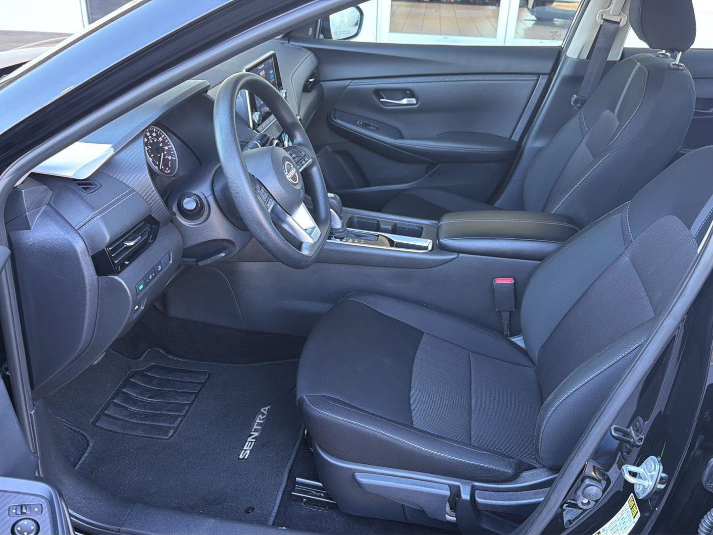 Used 2025 Nissan Sentra SV FWD image 10