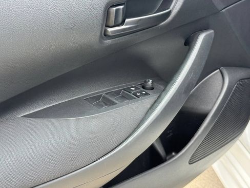 Used 2023 Toyota Corolla LE FWD image 9