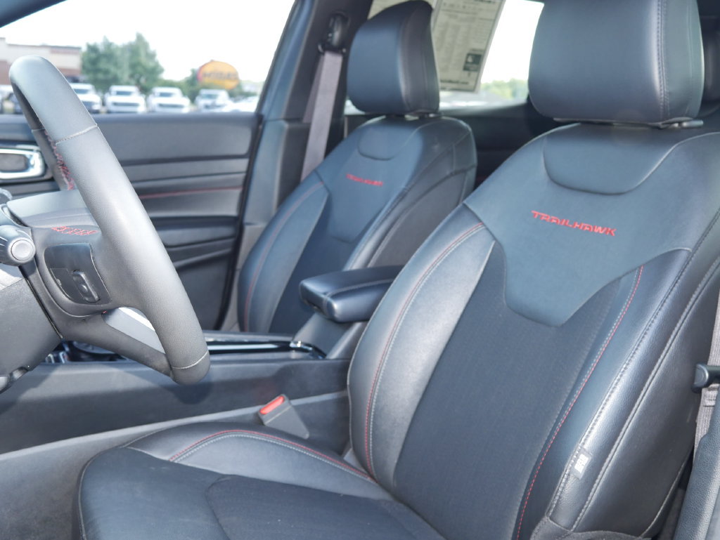 Used 2024 Jeep Compass Trailhawk AWD/4WD image 7