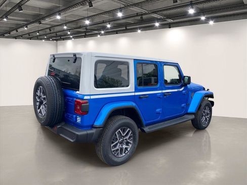 New 2026 Jeep Wrangler Unlimited Sahara w/ Whitecap Package AWD/4WD image 4