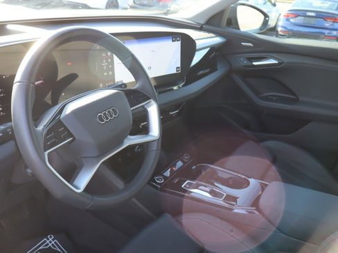 Used 2025 Audi Q6 e-tron Premium Plus image 9