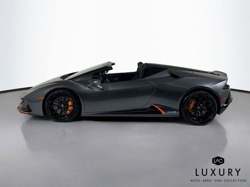 Used 2020 Lamborghini Huracan EVO image 7