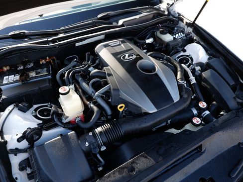 Used 2017 Lexus IS 200t image 51