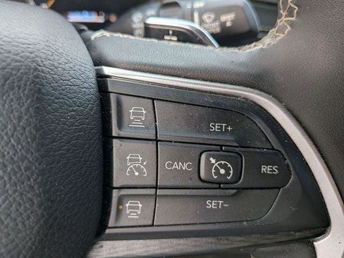 Certified 2024 Jeep Grand Cherokee L Laredo image 19