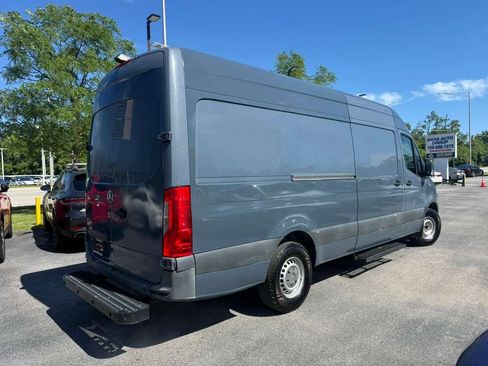 Used 2019 Mercedes-Benz Sprinter 170 image 4