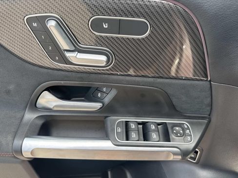 Used 2022 Mercedes-Benz GLB 250 image 20