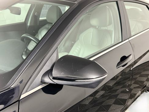 Used 2024 Hyundai Elantra Limited FWD image 12