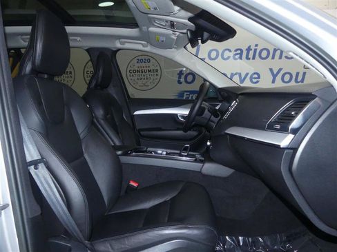 Used 2023 Volvo XC90 B5 Core AWD/4WD image 8