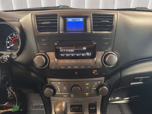 Used 2012 Toyota Highlander SE w/ Protection Pkg AWD/4WD image 18