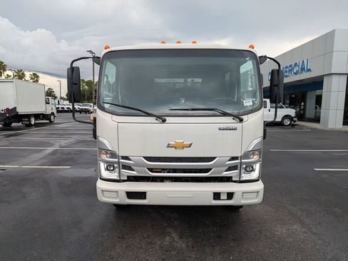 New 2025 Chevrolet Low Cab Forward image 9