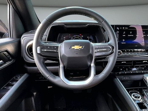Used 2023 Chevrolet Colorado LT w/ LT Convenience Package II AWD/4WD image 10