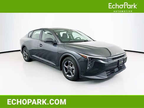 Used 2025 Kia K4 LXS FWD image 1