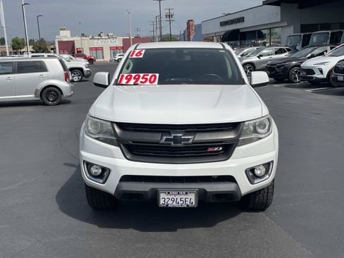 Used 2016 Chevrolet Colorado Z71 AWD/4WD image 2