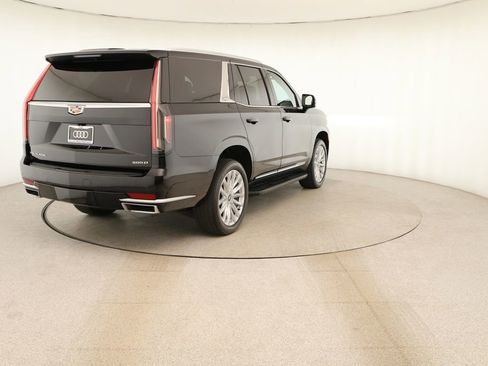 Used 2024 Cadillac Escalade Luxury AWD/4WD image 6