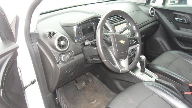 Used 2016 Chevrolet Trax LT w/ LT Convenience Package AWD/4WD image 18