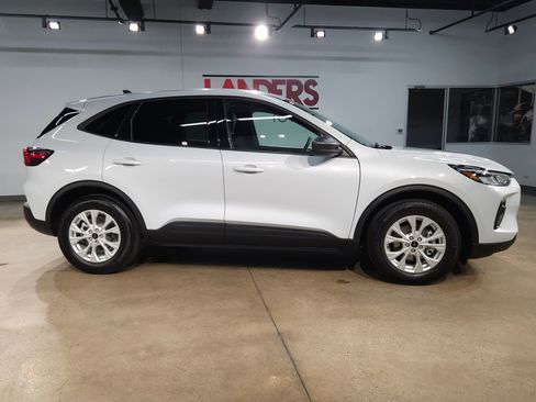 Used 2025 Ford Escape Active FWD image 8