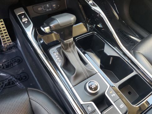 Certified 2024 Kia Sorento SX image 25