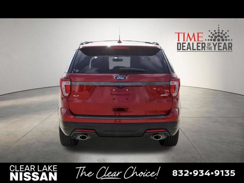 Used 2018 Ford Explorer XLT w/ Equipment Group 202A AWD/4WD image 6