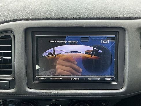 Used 2017 Honda HR-V LX image 24