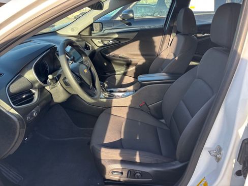 Used 2024 Chevrolet Malibu LT image 29