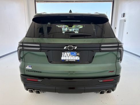 New 2027 Chevrolet Traverse RS w/ LPO, Floor Liner Package FWD image 22