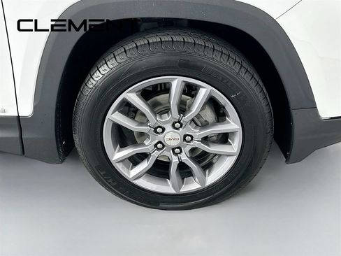 Used 2023 GMC Terrain SLT FWD image 35