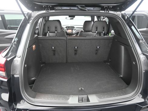 Used 2023 Chevrolet TrailBlazer RS AWD/4WD image 36