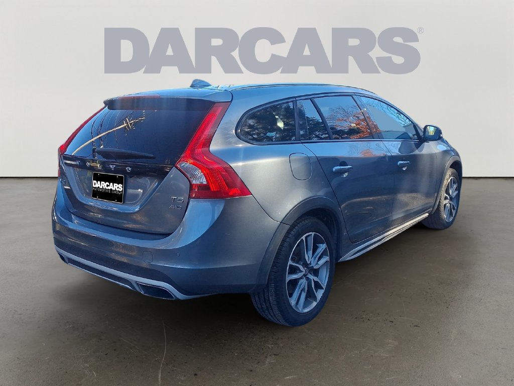Used 2018 Volvo V60 T5 Cross Country AWD/4WD image 7