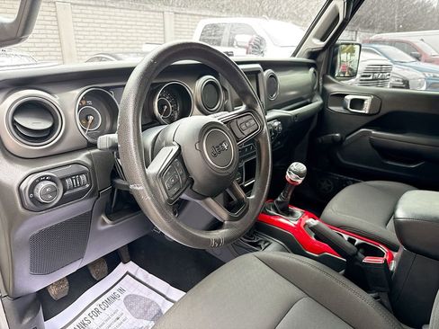 Used 2022 Jeep Gladiator Sport image 25