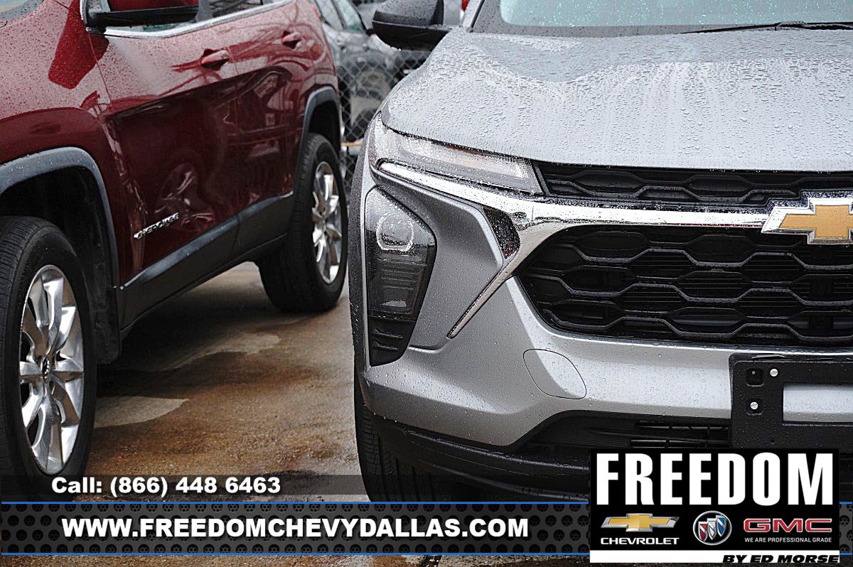 Used 2026 Chevrolet Trax LS FWD image 8
