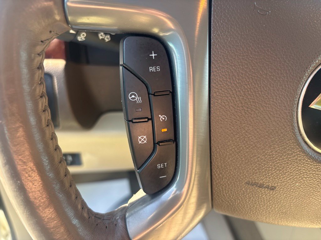 Used 2013 Chevrolet Avalanche LTZ AWD/4WD image 25