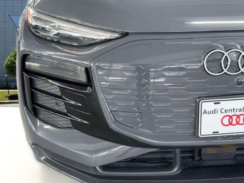 Used 2025 Audi Q6 e-tron Premium w/ Convenience Package image 11
