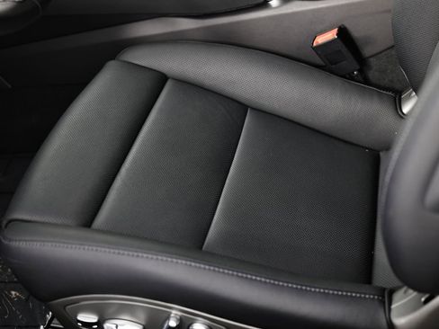 Certified 2025 Porsche 718 Cayman RWD image 23