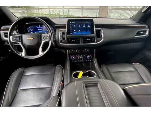 Used 2023 Chevrolet Suburban Premier image 16
