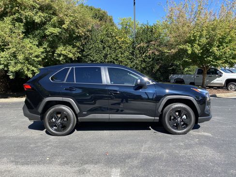 Used 2025 Toyota RAV4 LE image 10