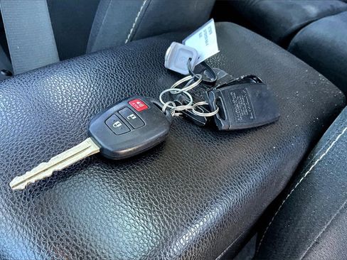 Used 2014 Toyota RAV4 XLE image 10