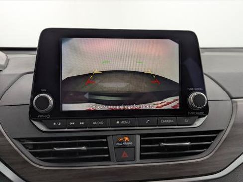 Used 2025 Nissan Altima 2.5 SV FWD image 27