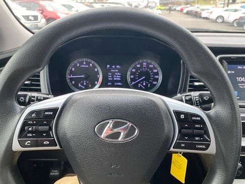 Used 2018 Hyundai Sonata SE FWD image 17