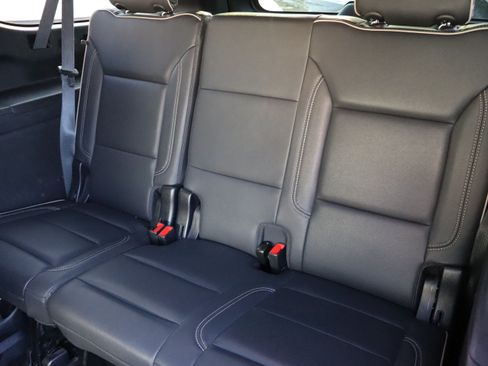 Used 2023 Chevrolet Suburban Premier RWD image 33