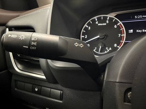Used 2021 Nissan Rogue SV w/ Premium Package FWD image 21