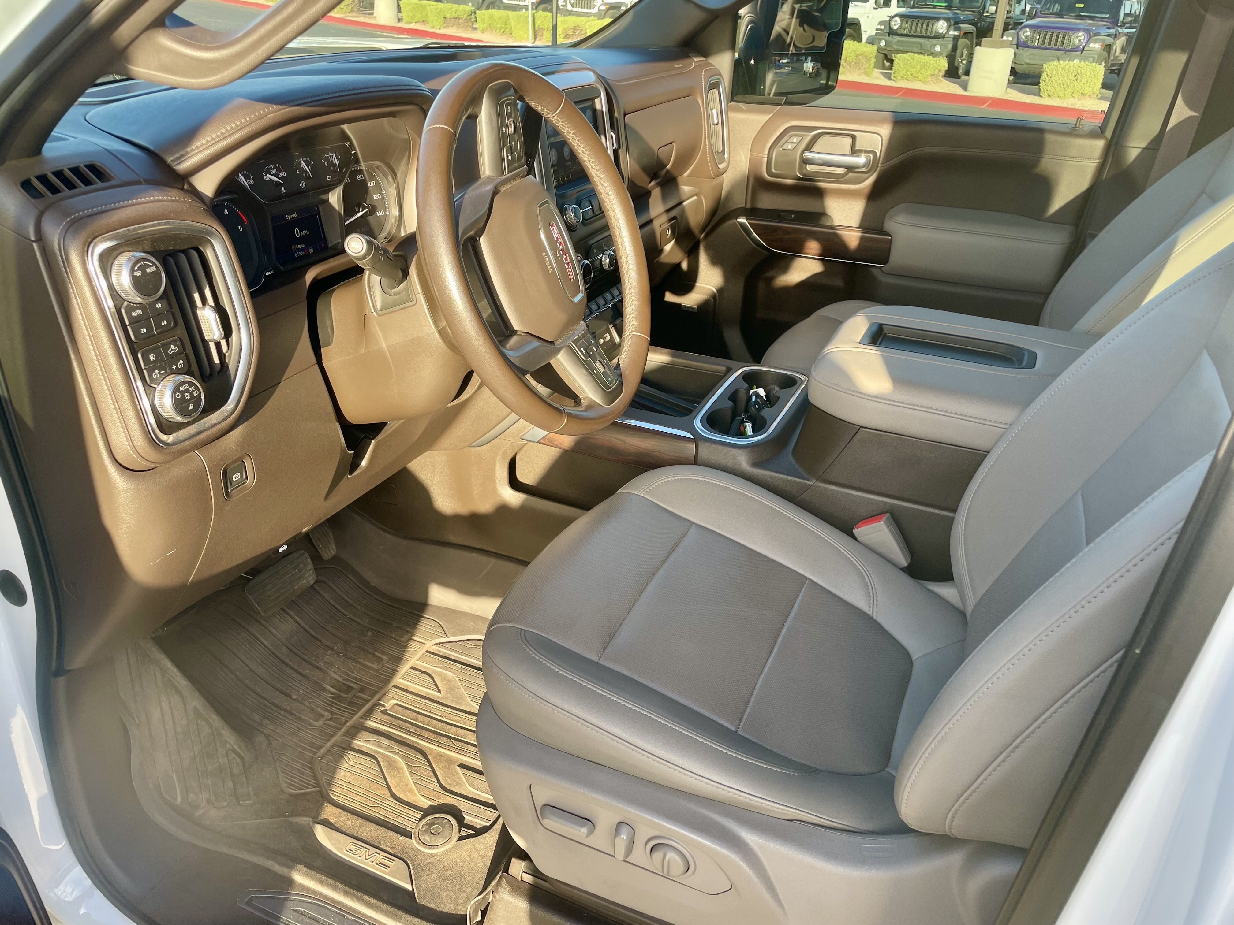 Used 2022 GMC Sierra 2500 SLT w/ SLT Preferred Package AWD/4WD image 10