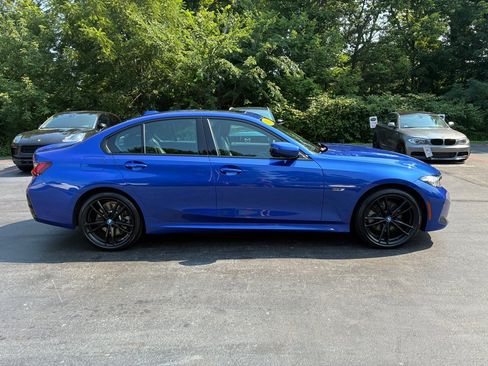 Used 2023 BMW 330e xDrive w/ M Sport Package AWD/4WD image 5
